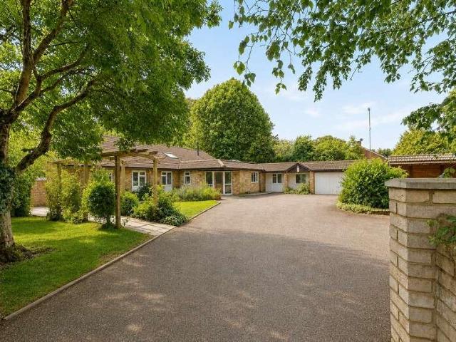 House for sale in Aston, Colliers End