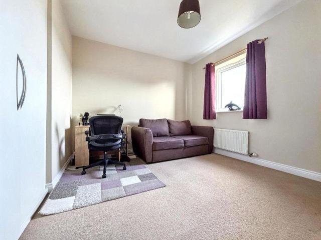 House for sale in Burnside, Fence Houses