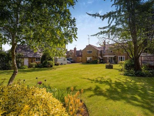 House for sale in Alderminster, Warwickshire