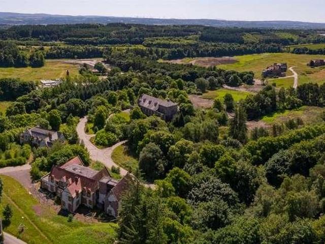 House for sale in Knightsridge, Scotland