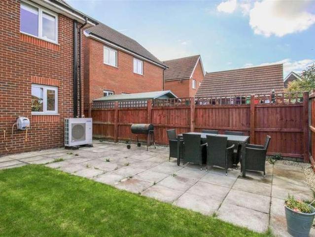 House for sale in Windmill Hill, Wakefield