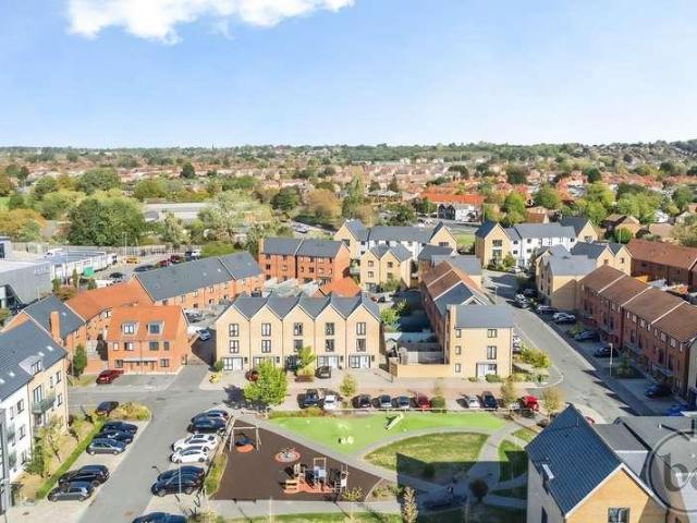 House for sale in Whitley Wood, Reading