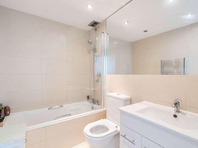 House for sale in Old Malden, Greater London