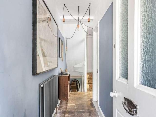 House for sale in Thrupp, School House