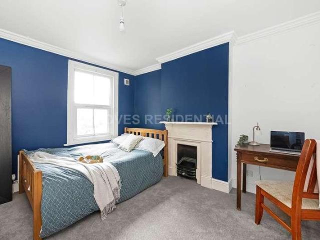 House for sale in New Malden, Greater London