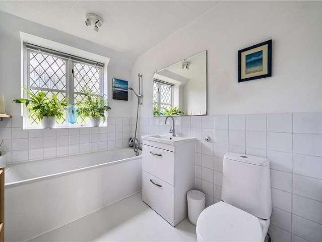 House for sale in Fole, Surrey