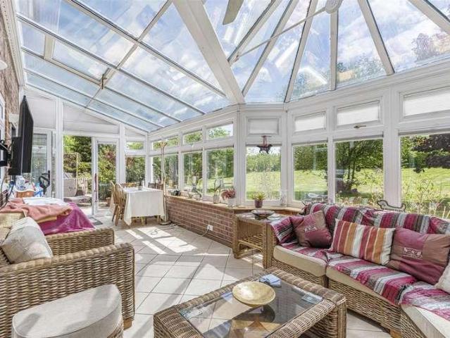 House for sale in The Butts, Kent