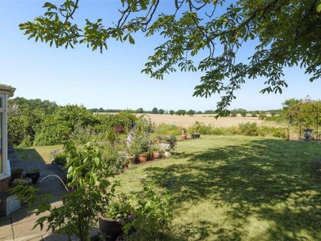 House for sale in Hinxhill, Bridgefield