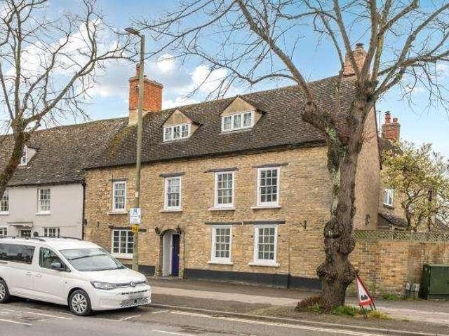 House for sale in Deer Park, Black Bourton