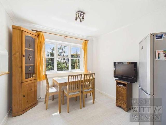 House for sale in Bohemia, Guestling Green