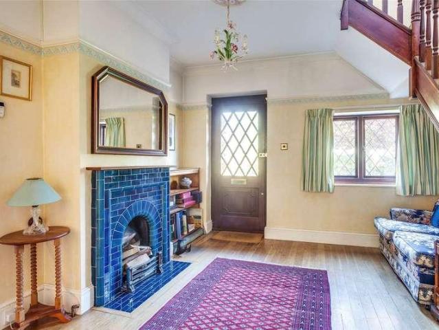 House for sale in Highway, Maidenhead