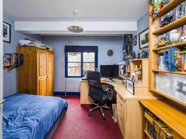 House for sale in Caldecott, Dromore