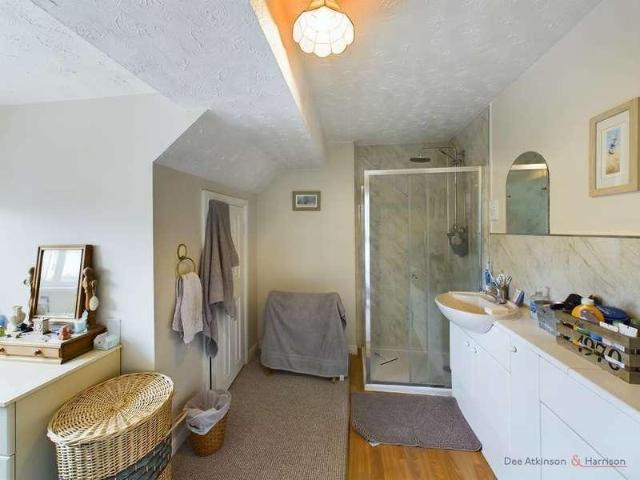 House for sale in Leconfield