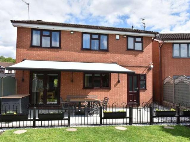 House for sale in Pensnett, West Midlands