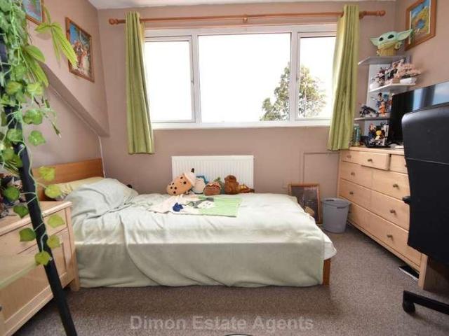 House for sale in Middlecroft, Hampshire