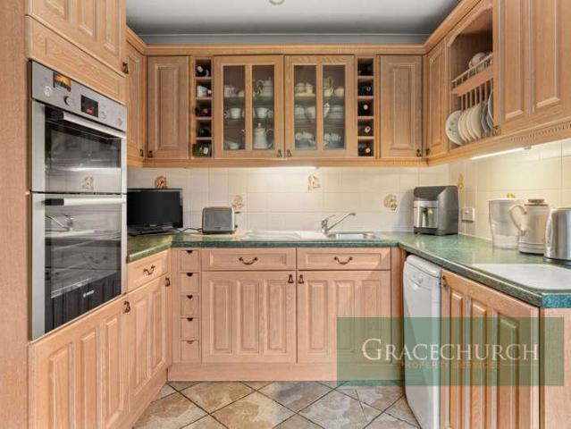 House for sale in Chingford, Greater London