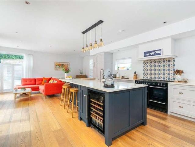 House for sale in Ben Rhydding, Bradford