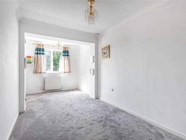 House for sale in Hatching Green, Five Acres