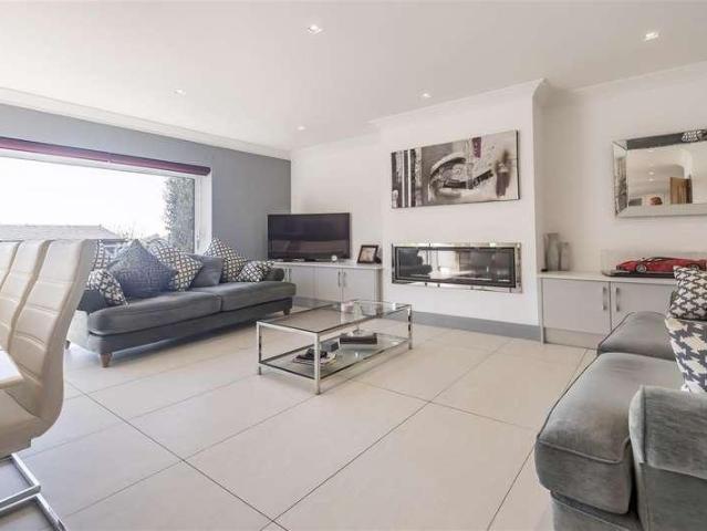 House for sale in Ivy Chimneys, Epping
