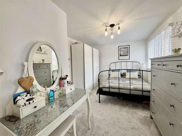 House for sale in Barnsley, Wilthorpe