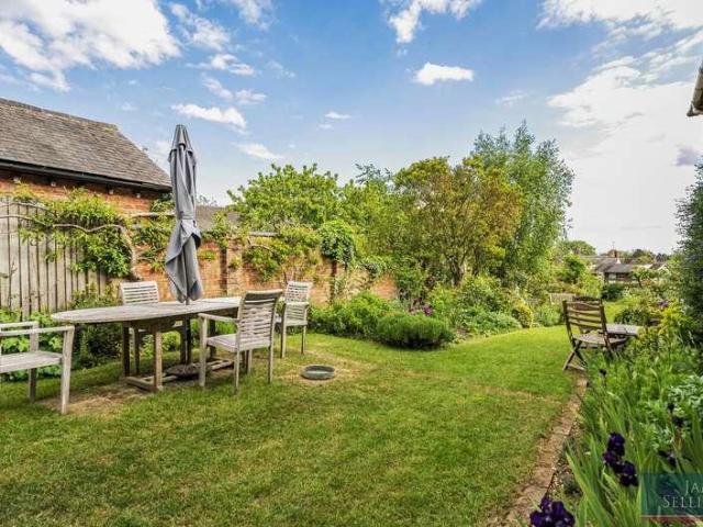 House for sale in Stanford On Avon, Leicestershire