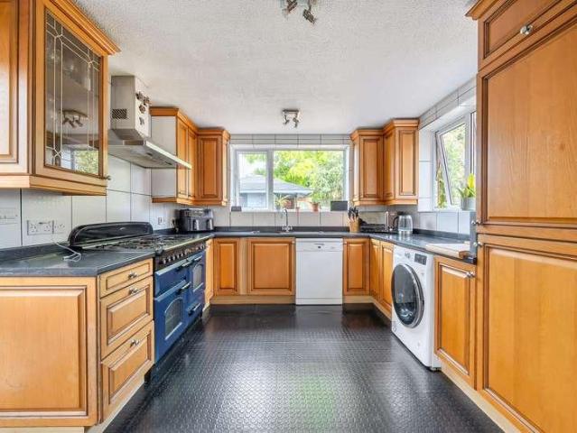 House for sale in Crookhill, Worcestershire