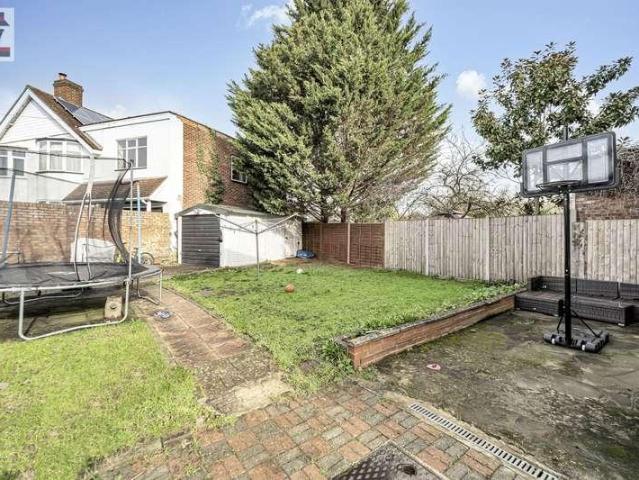 House for sale in Whitton, Greater London