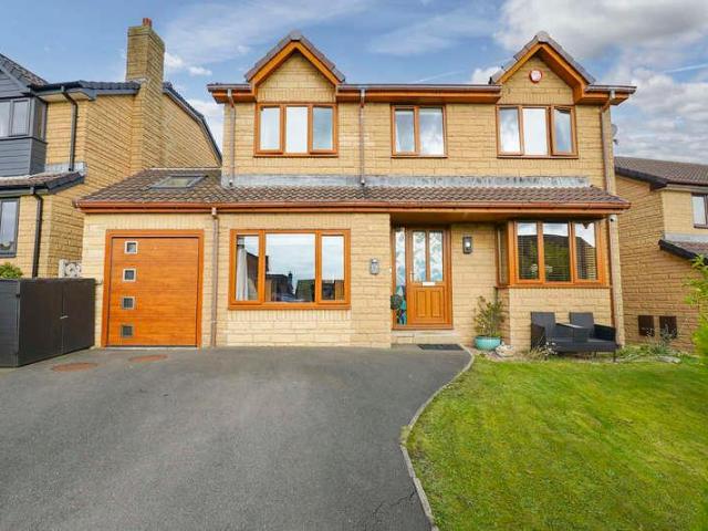 House for sale in Lascelles Hall, Kirkburton