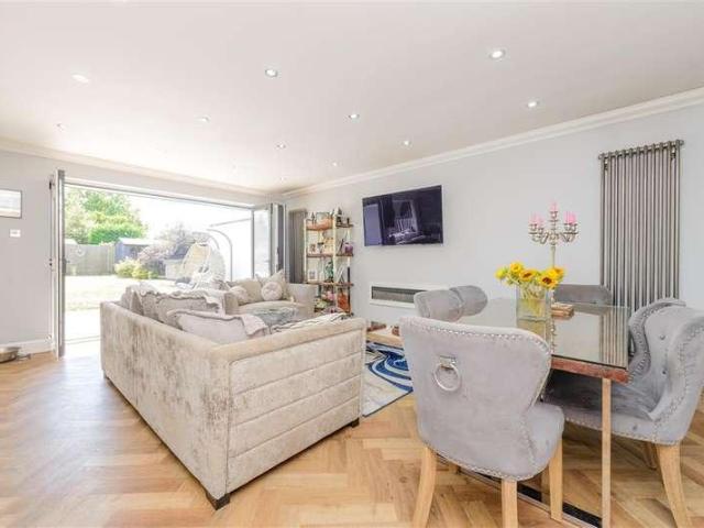 House for sale in The Butts, Kent