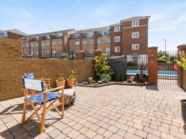 House for sale in Sovereign Harbour, Eastbourne