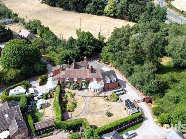 House for sale in Crossway Green, Crookhill