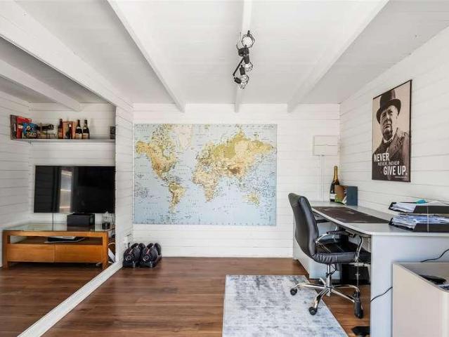 House for sale in Oxted, Hillview