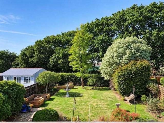House for sale in Holland-on-Sea, Dale Hill