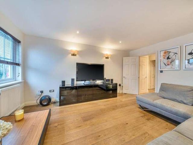 House for sale in Greater London