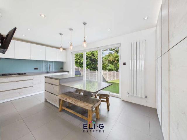 House for sale in Hendon, Greater London