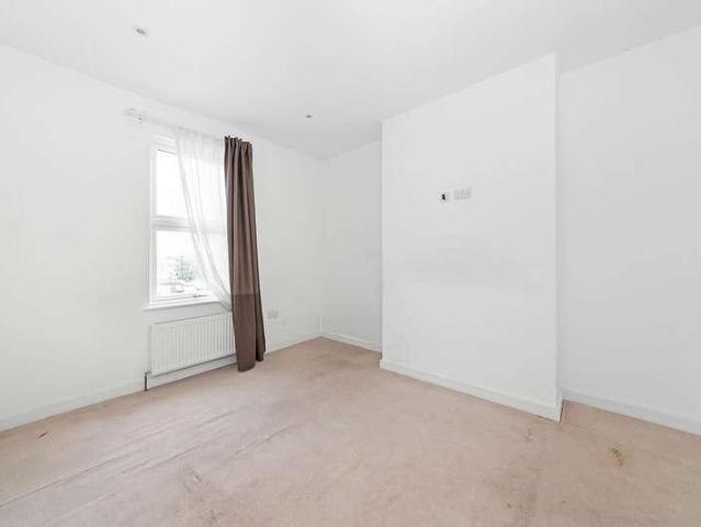 House for sale in London Borough of Lewisham, Lower Sydenham