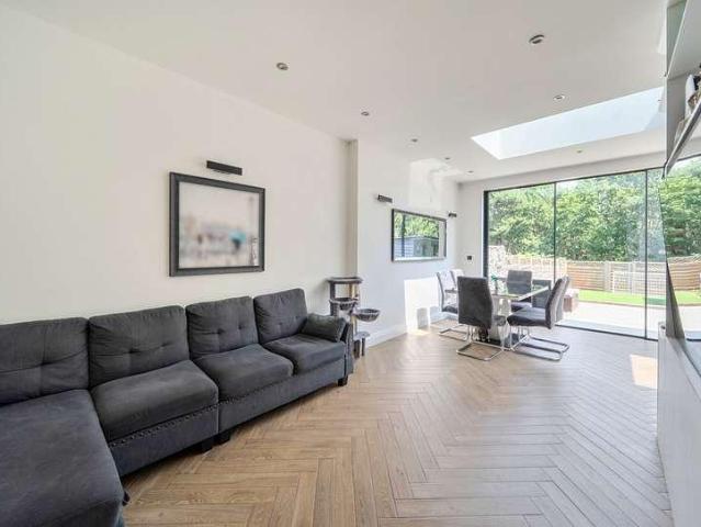 House for sale in Kingsbury, Greater London