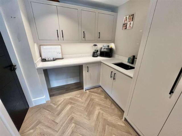 House for sale in Hockley, Poynton
