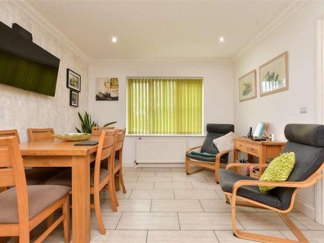 House for sale in Dumpton, Acol