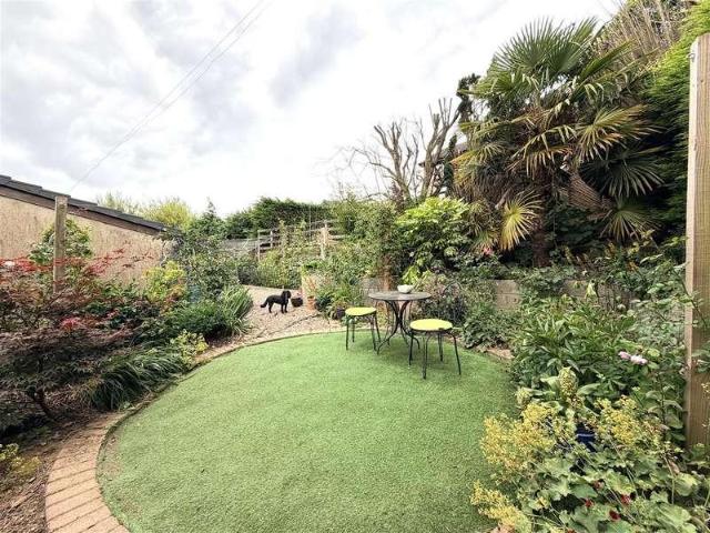 House for sale in Queensbury, West Yorkshire