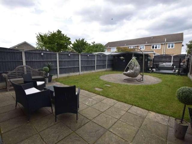 House for sale in Elm Park, Greater London