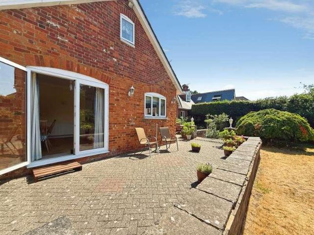 House for sale in Finchampstead