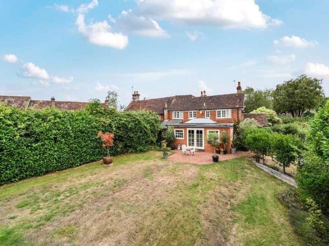 House for sale in Cox Green, Horsham