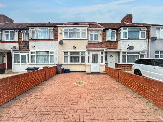 House for sale in London Borough of Hounslow, Heston