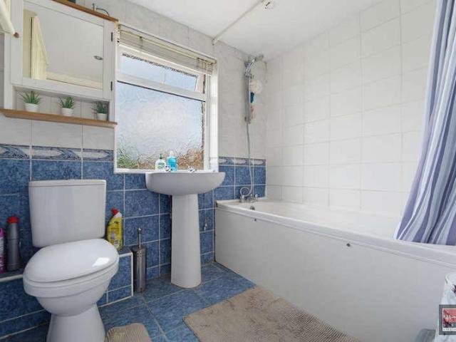 House for sale in London Borough of Hounslow, Feltham