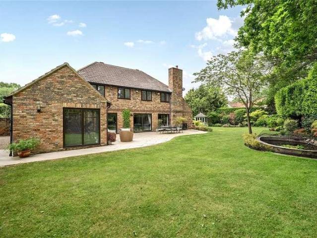 House for sale in Lower Green Esher, Blackhills