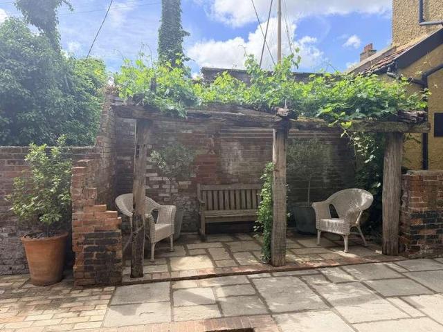 House for sale in Whisstocks Place, Eastbridge