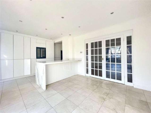 House for sale in Woodside Park, Greater London