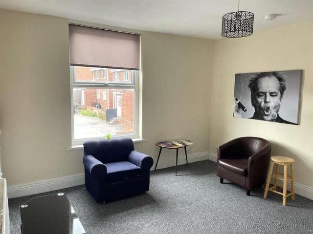 House for sale in Farnley, West Yorkshire
