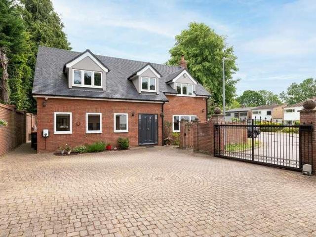 House for sale in Leighton-Linslade, Leighton Buzzard